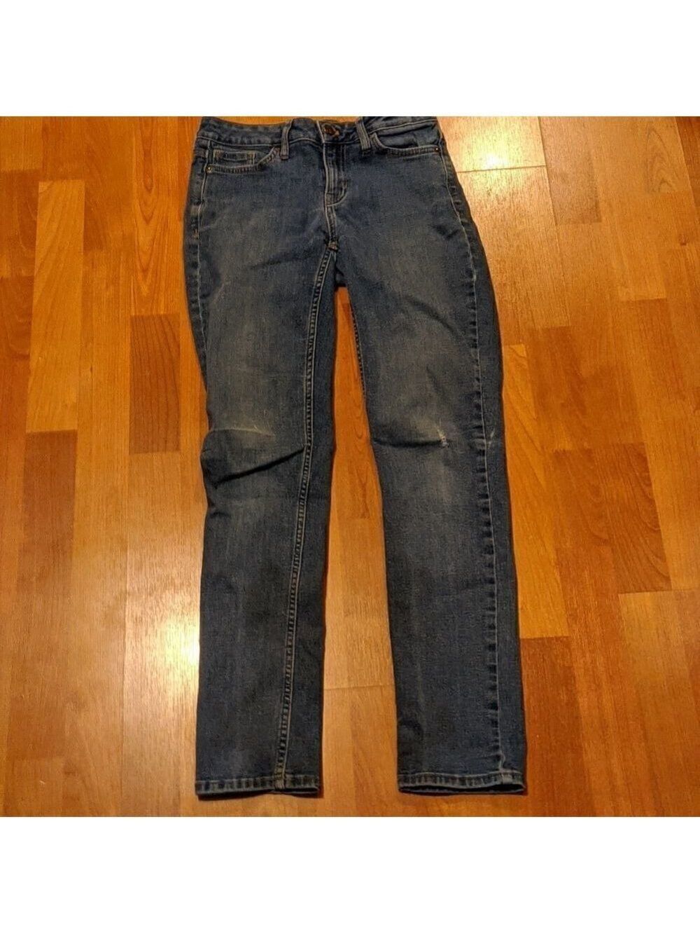 Calvin Klein Jeans Women Size 2 Inseam 30 Distressed Stretch